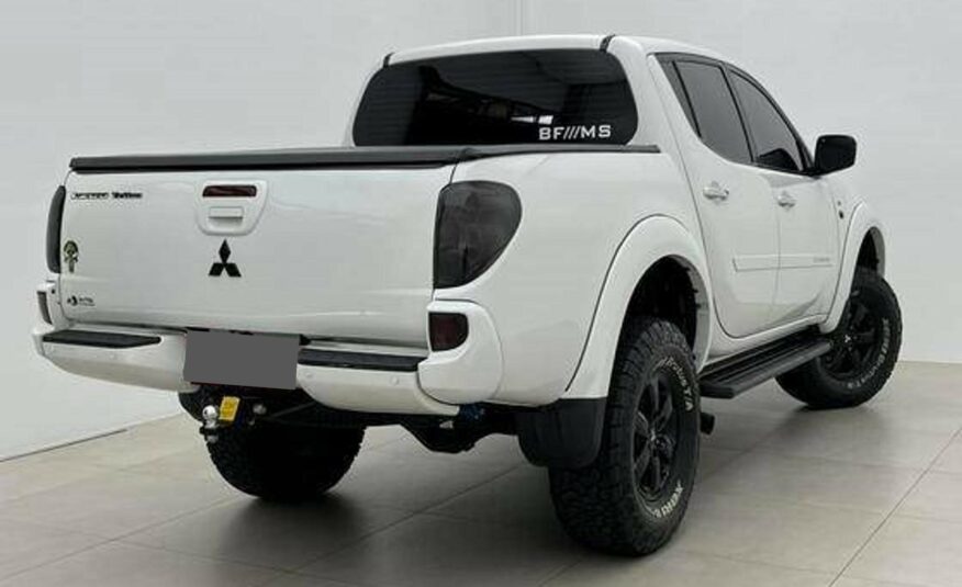 MITSUBISHI L200 TRITON 3.2 HPE 4X4 CD 16V TURBO INTERCOOLER DIESEL 4P AUTOMÁTICO ANO 2013 COR BRANCO