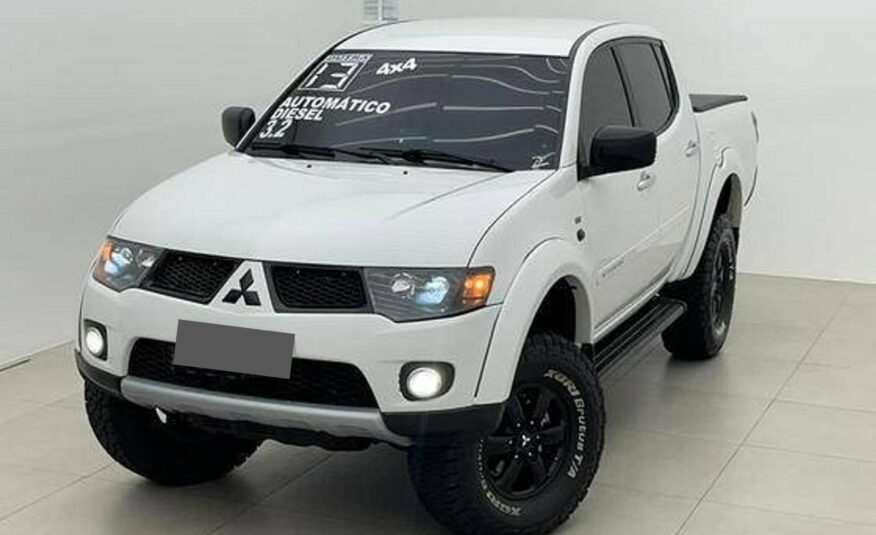 MITSUBISHI L200 TRITON 3.2 HPE 4X4 CD 16V TURBO INTERCOOLER DIESEL 4P AUTOMÁTICO ANO 2013 COR BRANCO